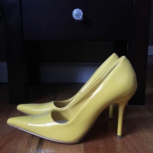 HEELS - Picture 4 of 4